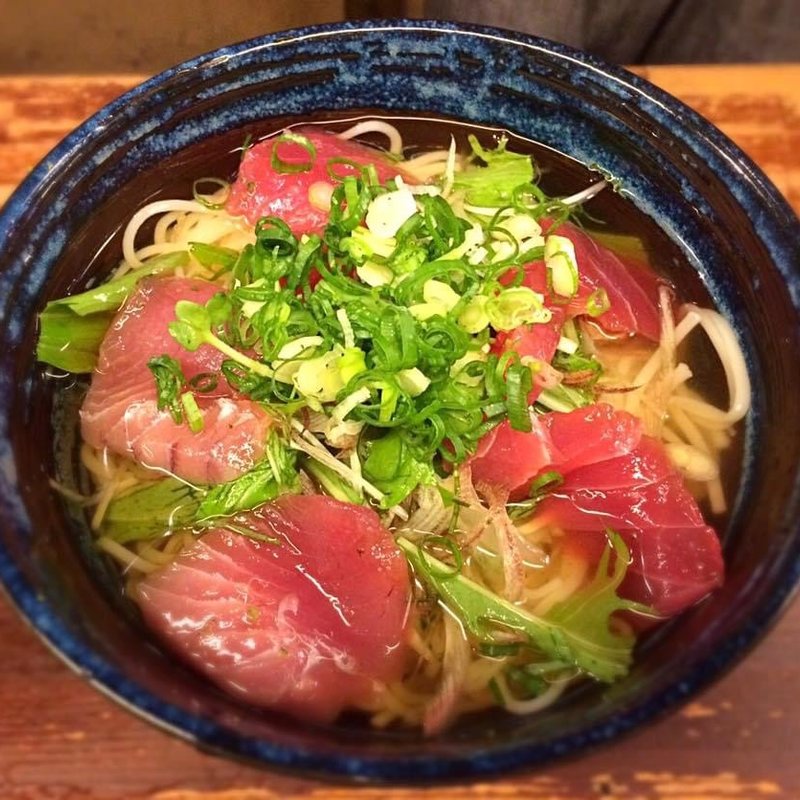 キハダマグロの薬味そうめん(阿波や壱兆)