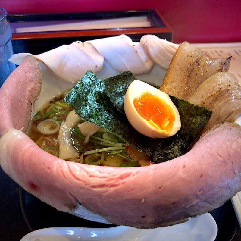 チャーシューチャーシューチャーシュー麺(麺場 帆月)