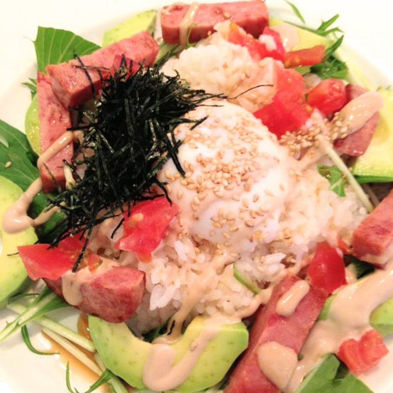 スパムとアボガド丼ランチ(サカノウエカフェ )