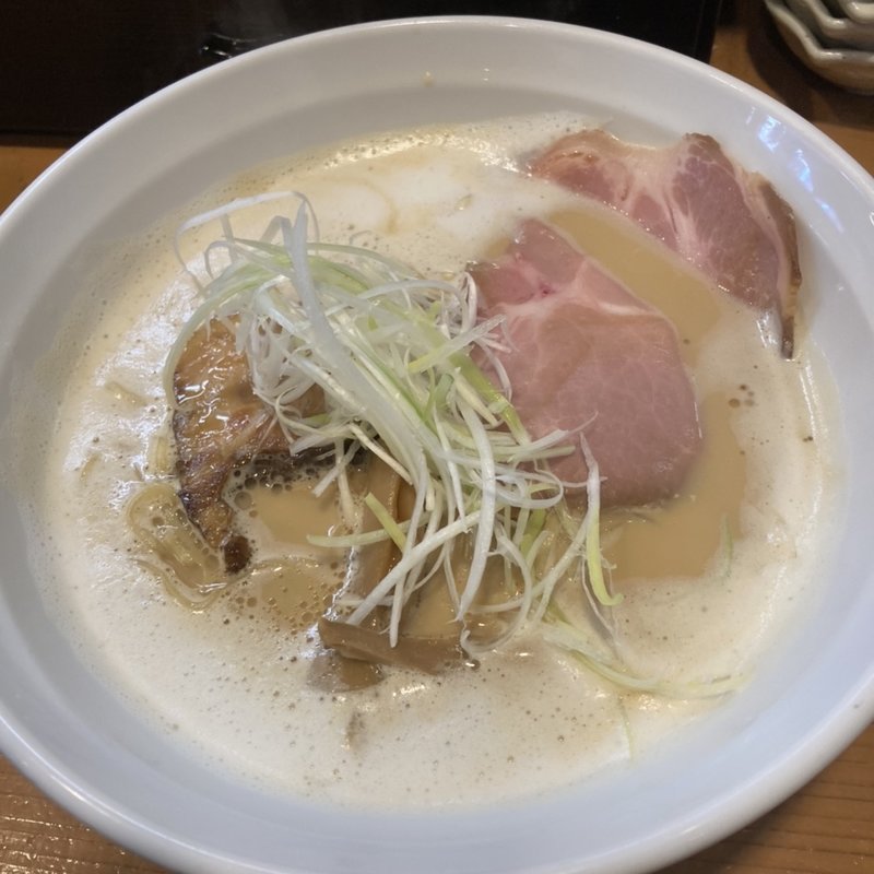 鶏白湯ラーメン 醤油(麺屋 一刃)
