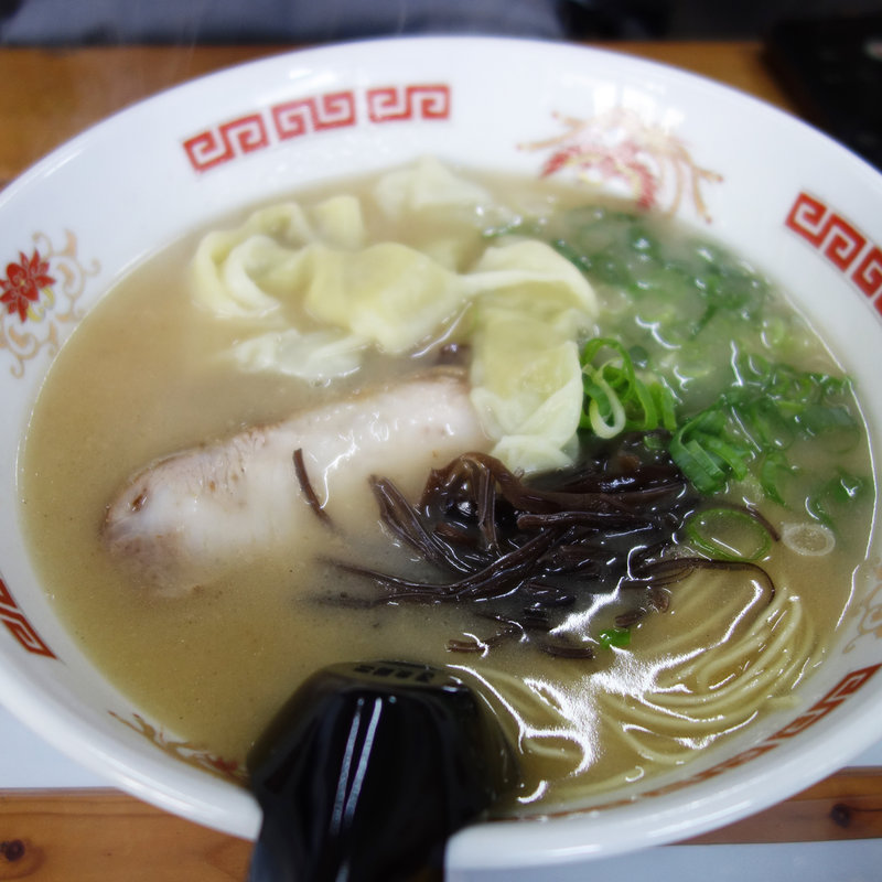 ワンタンメン(ぼくの家)