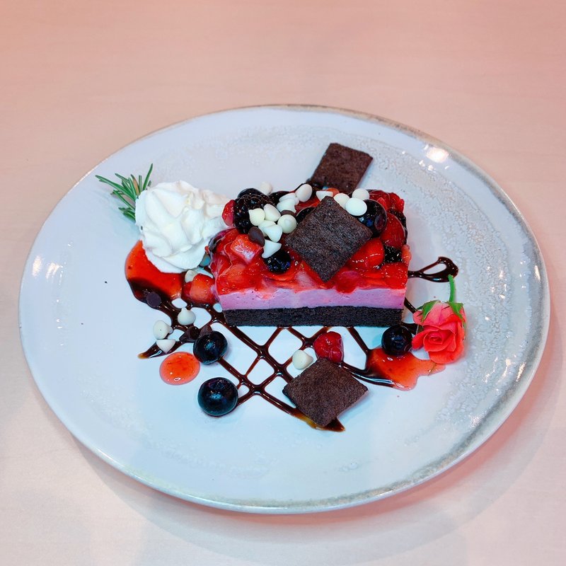 ベリーケーキ(apart drinks ＆ gallery)