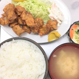 マグロ唐揚げ定食(市場食堂 秀子)