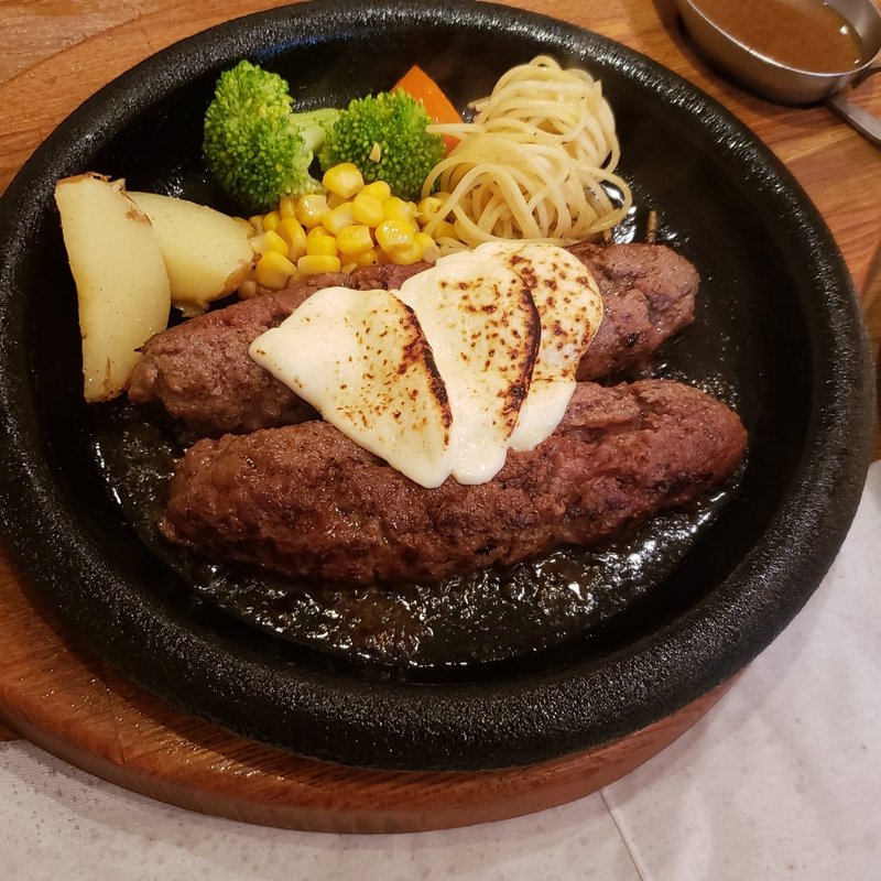 国産黒毛和牛ハンバーグ(ビッグ)(グリルアラベル 横浜本店)