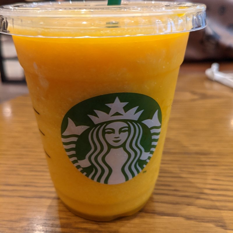 マンゴーパッションティーフラペチーノ(Starbucks)