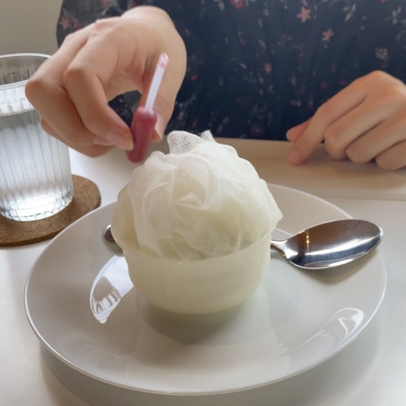 クレームダンジュ(ラ・ローズ・ジャポネ （La Rose des Japonais）)