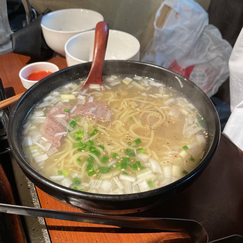 牛脂ネギ塩ラーメン(焼肉 Shin天楽)