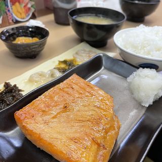 鮭ハラス定食(食事処 ながもり)