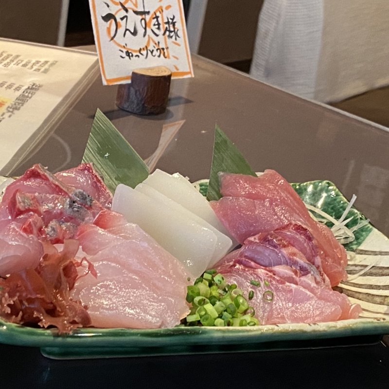 刺身盛り合わせ(洋風居酒屋chara)