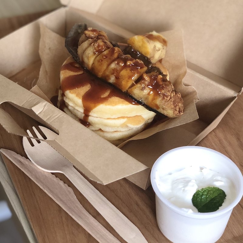 キャラメルバナナパンケーキ(カフェ アンジェ)