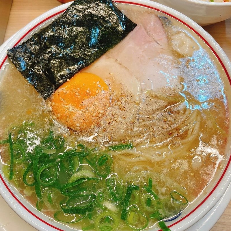 生卵淡口豚骨ラーメン(空ノ色)