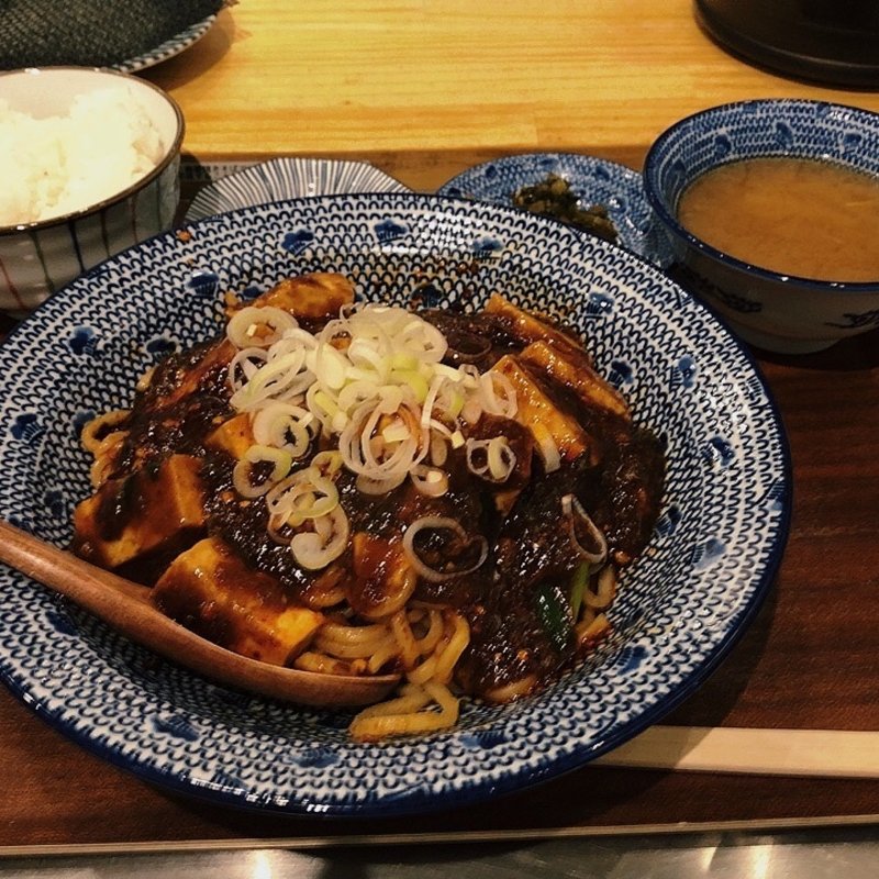 麻辣焼きそば定食(焼きそば専門 水卜 大阪駅前第2ビル店)