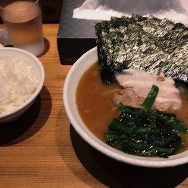 ラーメン並　のり増し(横浜家系ラーメン 満月家)