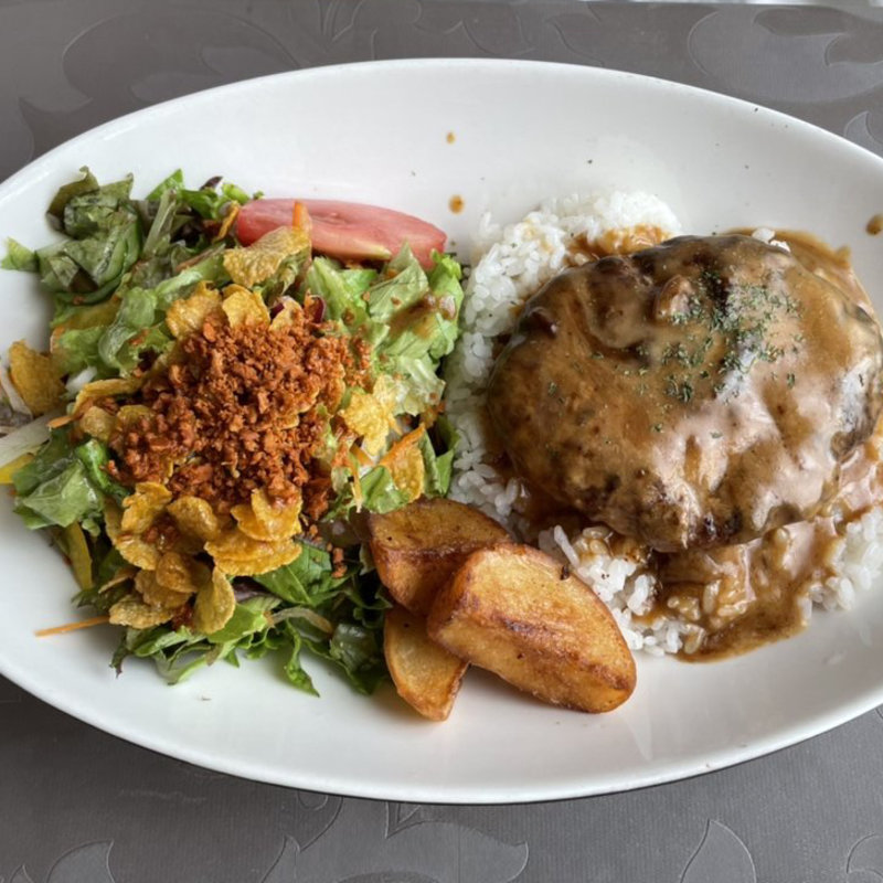 ハンバーグライス(ビストロ・ポップコーン)