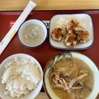 シュウマイ豚汁定食(尼崎富松町食堂 （まいどおおきに食堂）)