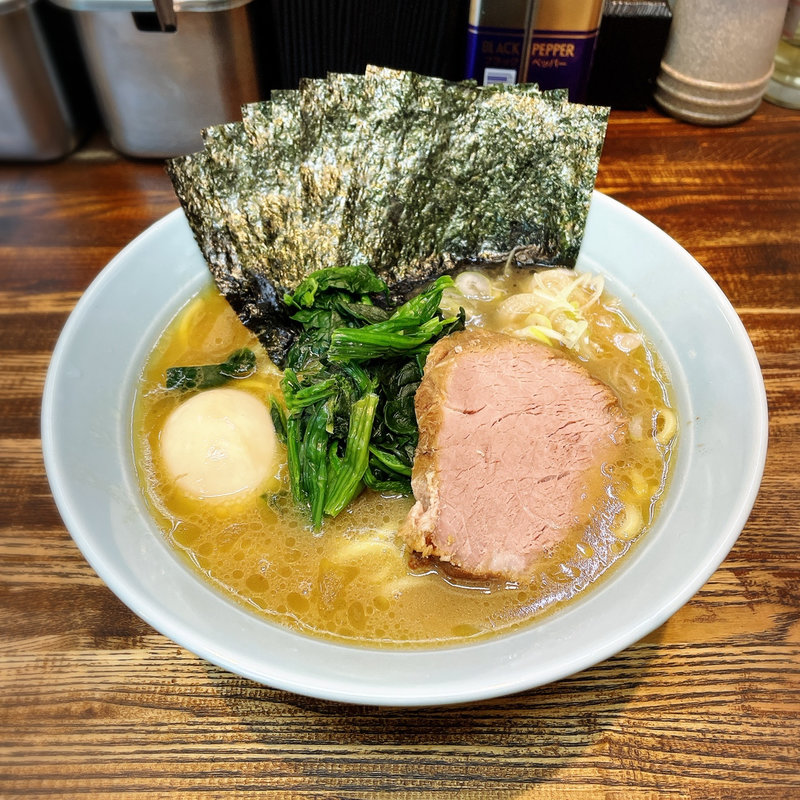 味玉塩ラーメン(横浜家系　侍 （さむらい）)