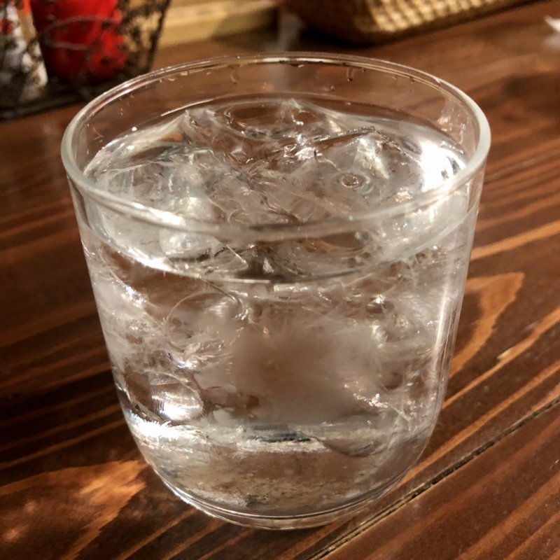 焼酎ロック(立ち飲み処 楽)