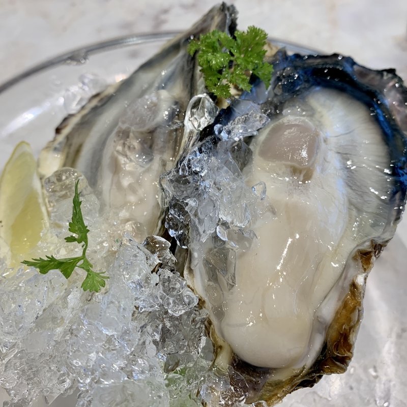 生牡蠣(VALON TOKYO 錦糸町店)
