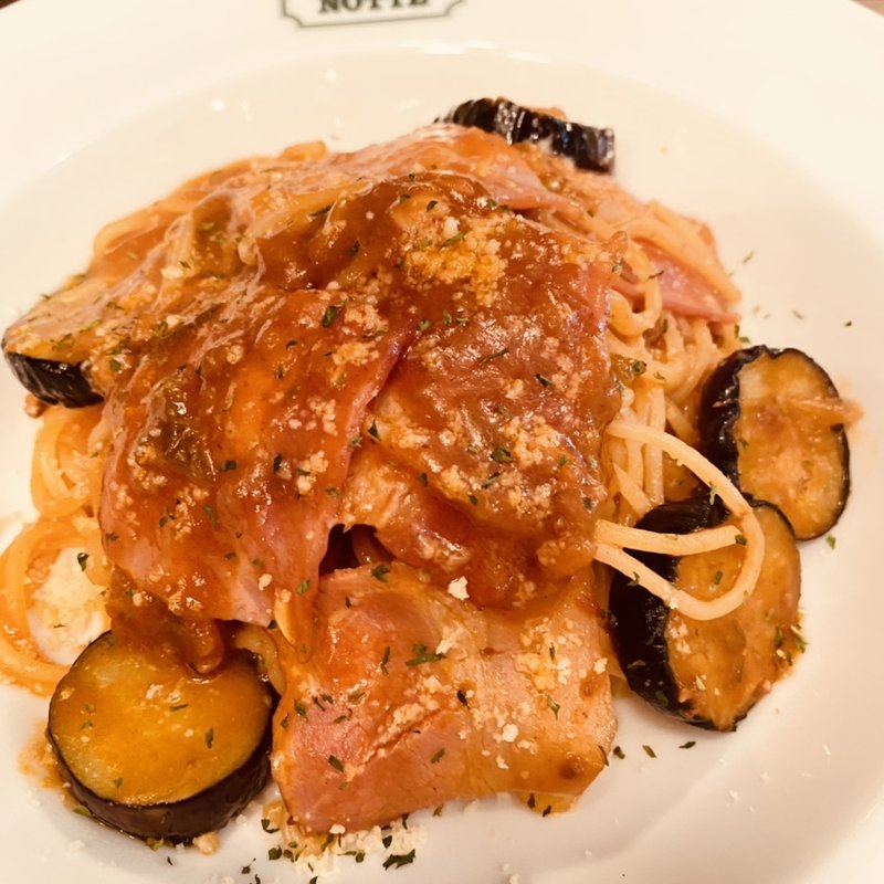 茄子とベーコンのミートソース(BELLA NOTTE)