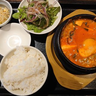 元祖純豆腐チゲ定食(土古里 大井町店 （トコリ）)