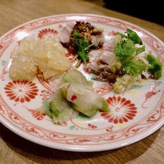 前菜(餃子そして焼味 巣王)