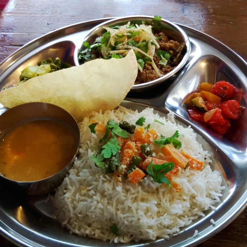 2種盛り バナナ海老と樹豆/マトンひき肉とネパール胡椒(spice tree)