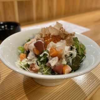 海鮮サラダ(すし居酒屋 湊 鈴鹿平田店)
