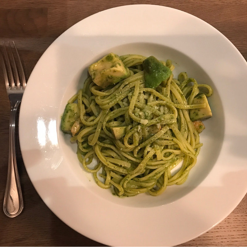 エビとアボカドのバジルソース（生パスタ）(PRONTO　Otemachi One 店)