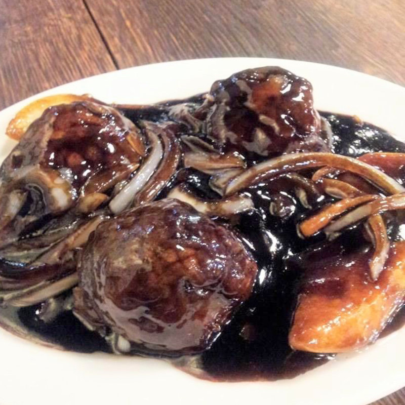 真っ黒！黒豚すぶた(万豚記 池尻大橋店)