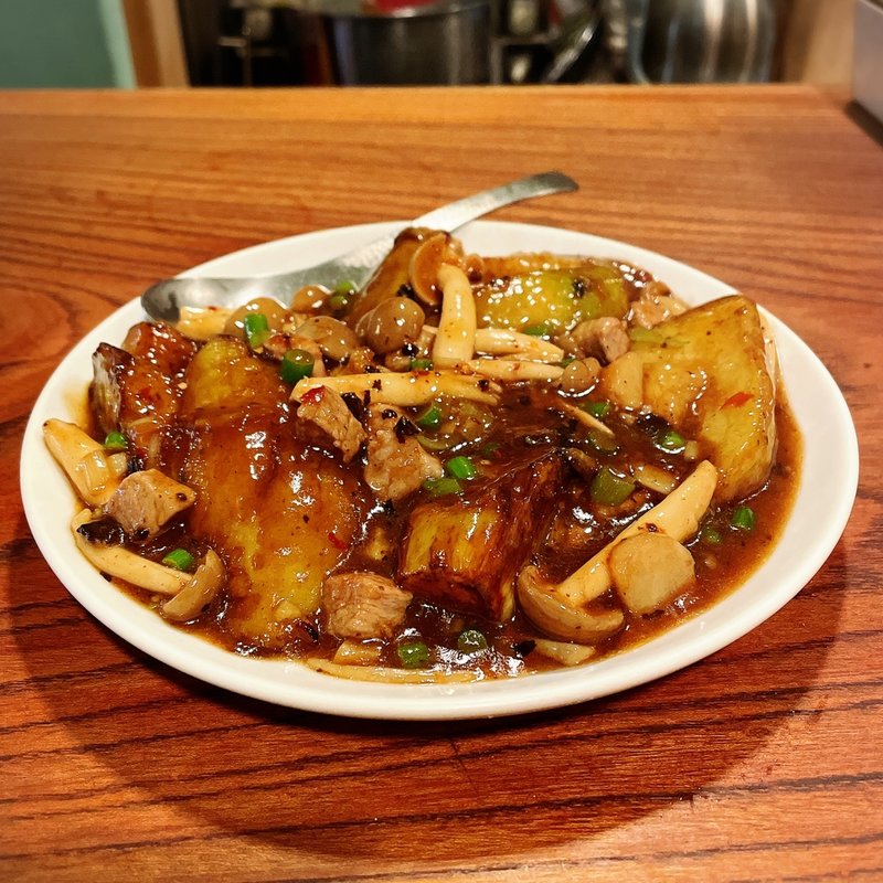 醤爆茄子（ジャンバオチェズ）(蓮月 （レンゲツ）)