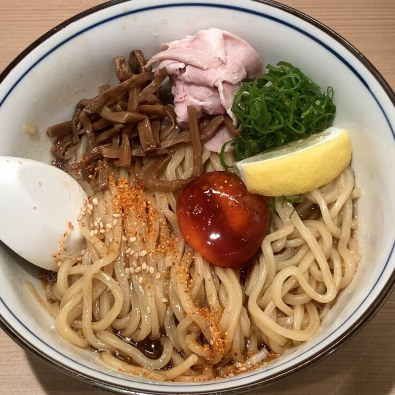 生姜醤油と薫製漬け卵黄のまぜそば(らぁ麺 くろ渦)の口コミ一覧