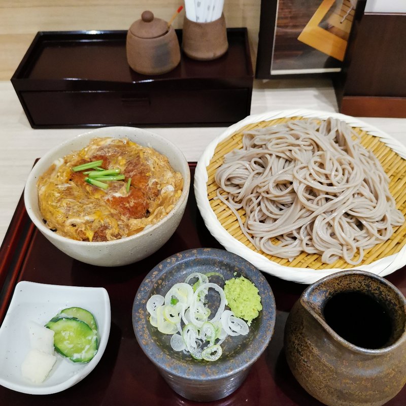かつ丼とそば (そば大盛)(蕎麦と天ぷら 山わさび)