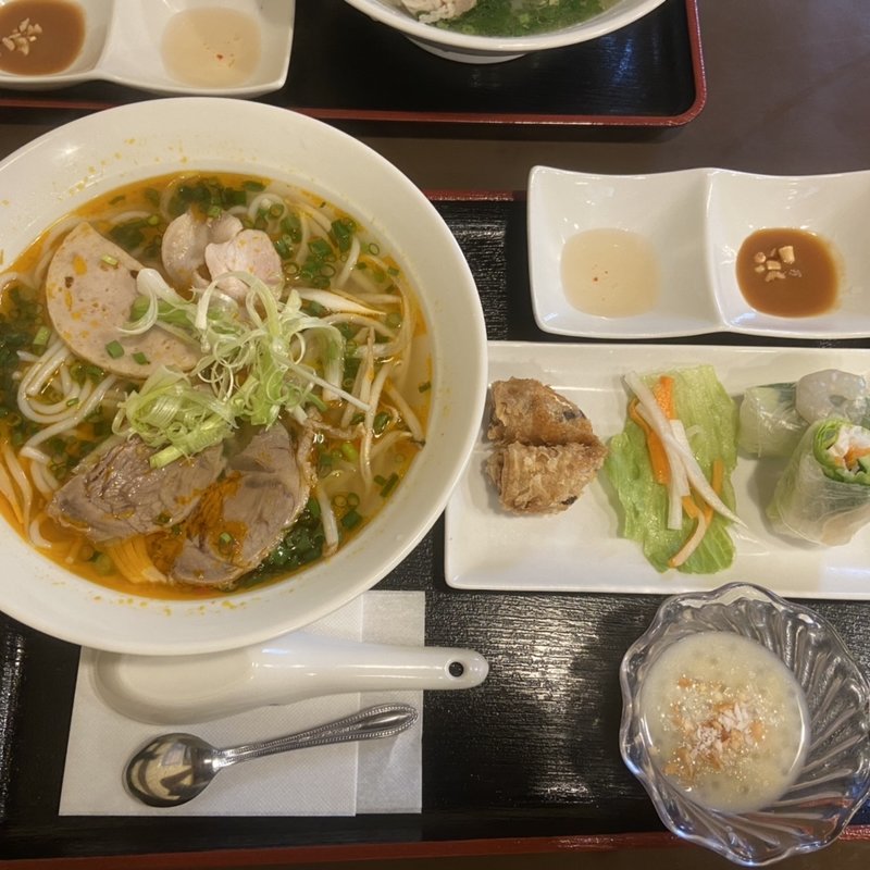 ブンボーフエ　セット(ベトナムレストラン　フォン　リ)