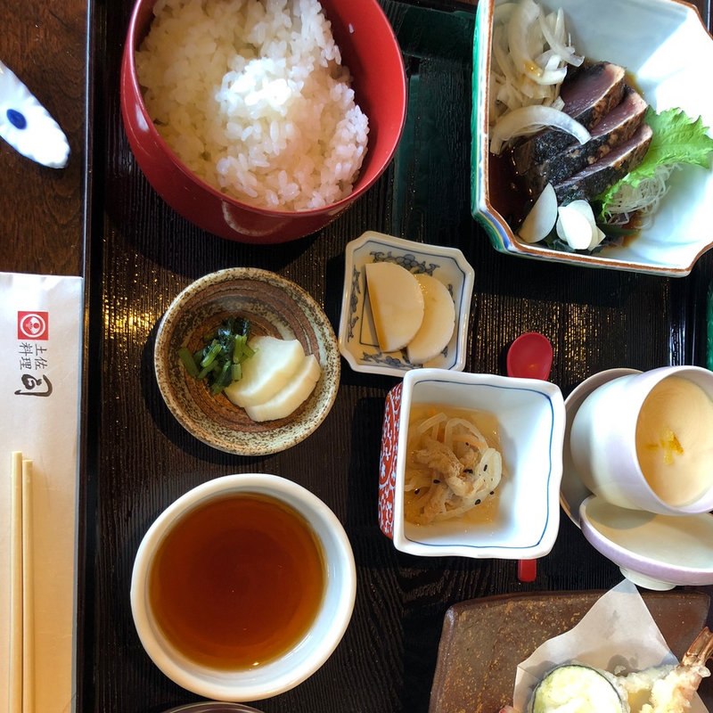 (土佐料理 司)