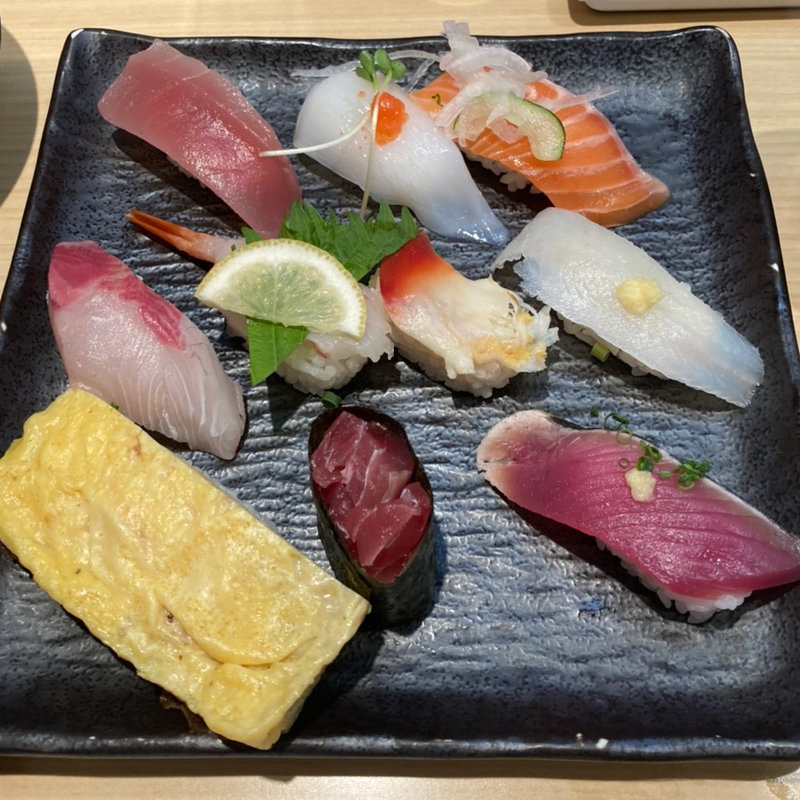 サービスセット　10貫+赤だし(もりや水産 布施店)