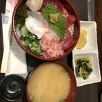 海鮮丼(土産土法 さかな亭 )