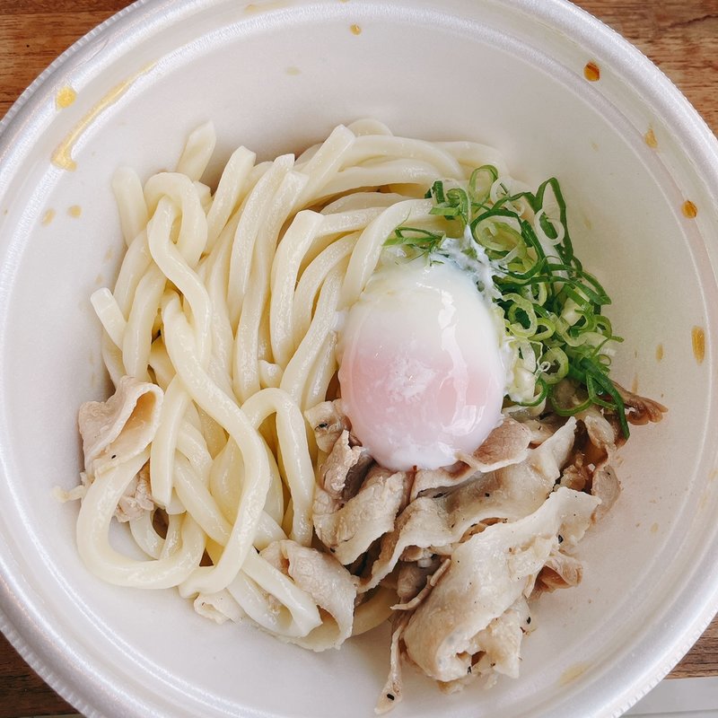 塩豚温玉ぶっかけうどん(はなまるうどん 浅草橋駅前店)