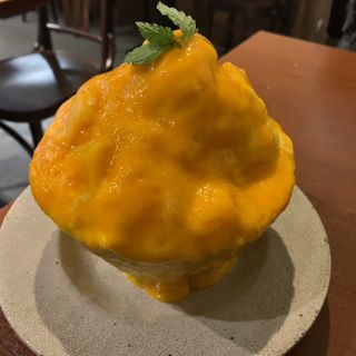 マンゴーのかき氷(下北果実)