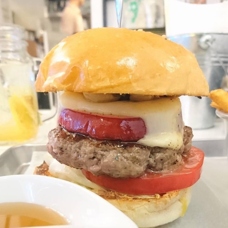 アップルナッツバーガー(SUNDAY)