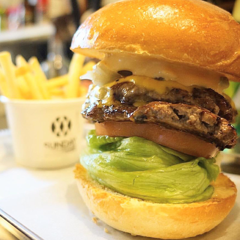 ダブルチーズバーガー(SUNDAY)