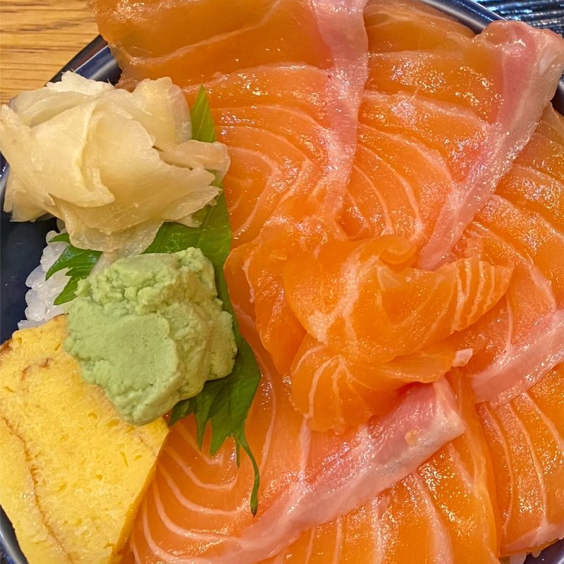 サーモン丼(さかな食堂 moken)