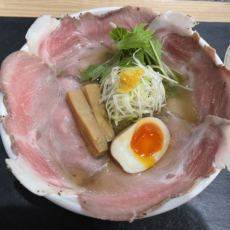 柚子醤油らーめん（スペシャルトッピング）(醤油らーめん ピース 本町店)