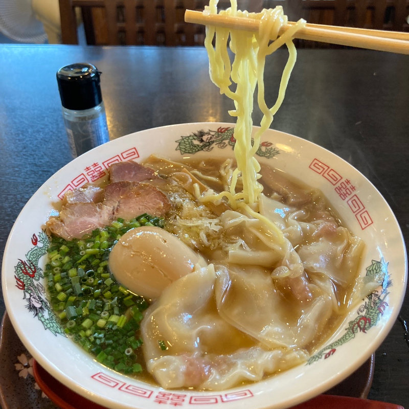 ワンタン麺 煮玉子 あじにぼし(中華そば あじや)