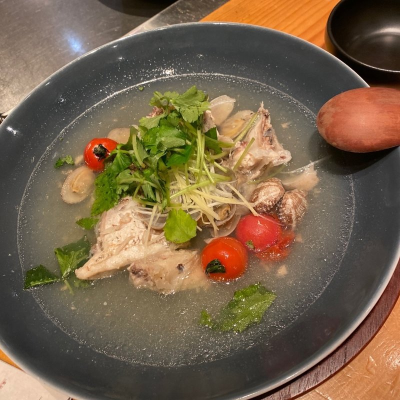 鯛カマと浅利の酒蒸し(和食・酒 えん 品川ウィング高輪店 )