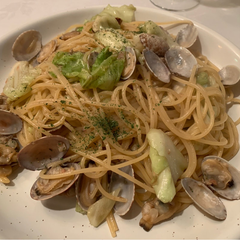 殻付きアサリとキャベツのアンチョビソース(平井スパゲティ)