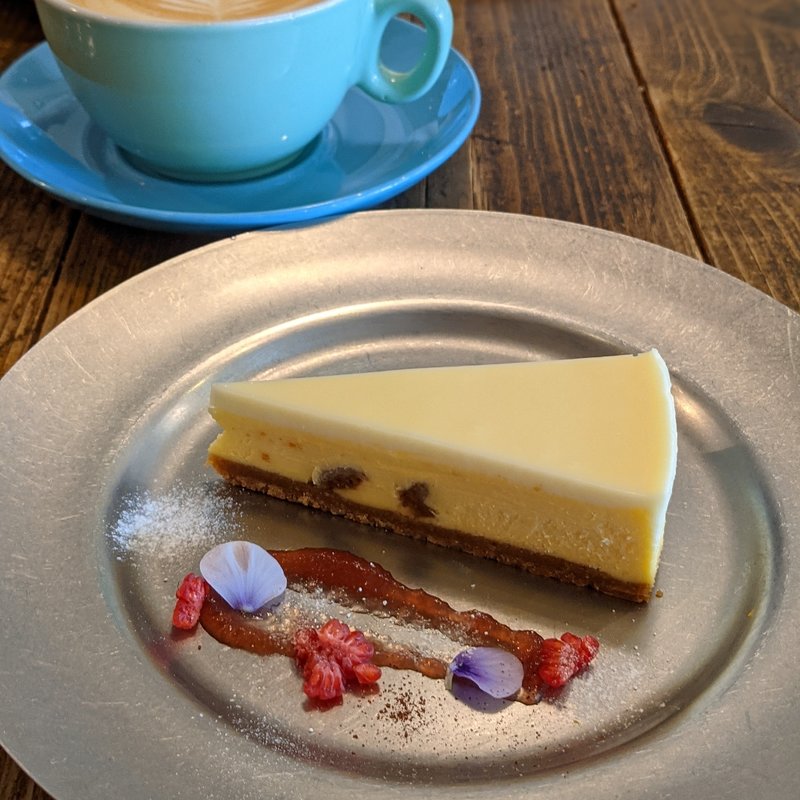 いちじくのレアチーズケーキ(LUG HATAGAYA)