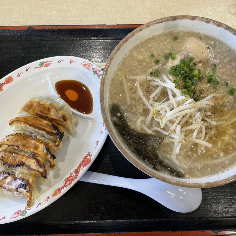 塩ラーメン餃子セット(にんにくたまごラーメン )
