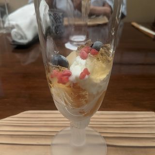桃とバニラアイス、ブランデーゼリー(日本料理 幸庵)