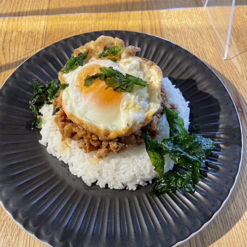 鶏のガパオ(マンゴツリーカフェ さいたま西大宮)