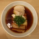 黒醤油らぁ麺(らぁ麺麦造)